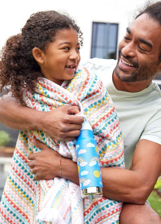 Buff_Strickland_Kleen_Kanteen_girl_kid_father_daughter_swimming_towel_water_bottle